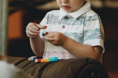 Des objectifs aux résultats : soutenir les personnes travaillant avec de jeunes enfants ayant des besoins spéciaux dans les régions rurales et éloignées ; Module 1 : Le rôle du paraprofessionnel