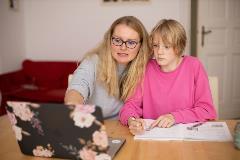 Soutenir le développement des compétences personnelles de leur enfant/membre de la famille