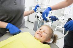 Soutien aux visites chez le dentiste et à l'hygiène bucco-dentaire