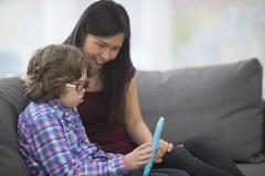Les avantages d’un parentage attentif chez les enfants autistes