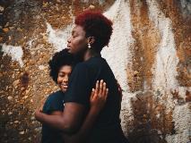 Le rôle des processus familiaux positifs dans l’évolution des symptômes de l’autisme et des comportements inadaptés jusque dans l’âge adulte